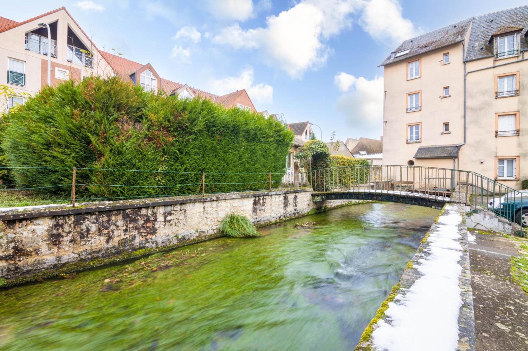 Studio Chaleureux A Etampes, France Εξωτερικό φωτογραφία